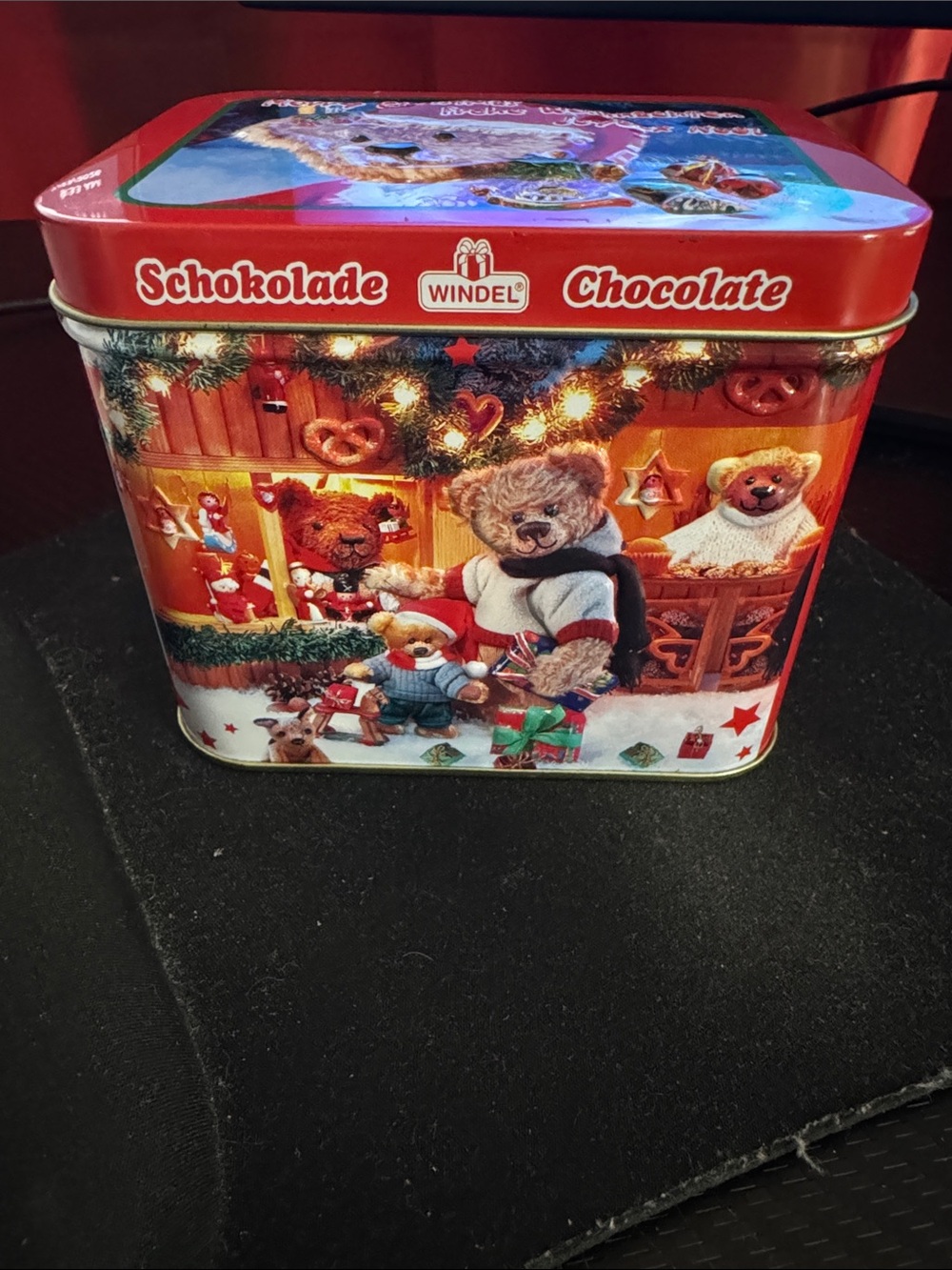 Chocolate Windel Red and White Teddy Bear musical Holiday Tin